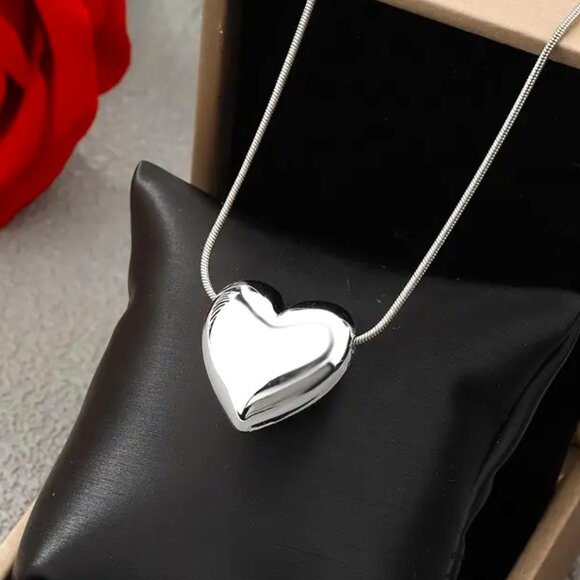 Jewelry - SILVER HEART PENDANT